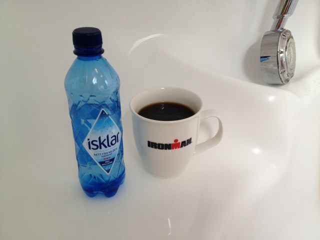 Den største Ironmankoppen med kaffe, litt kvalitetsvann og et isbad. Perfekt!