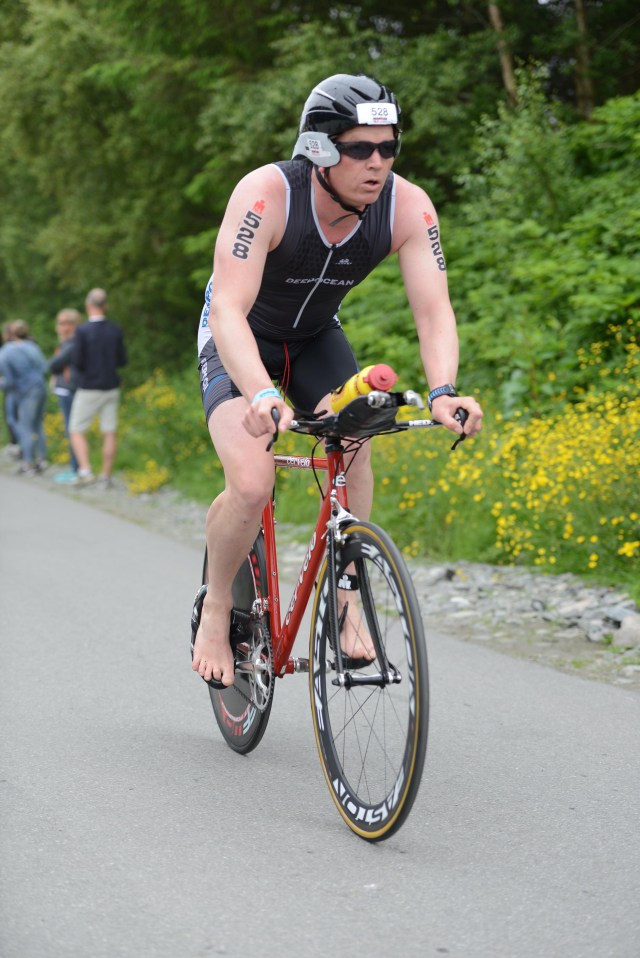 Får ikke føttene inni skoene