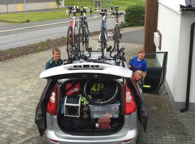 Support crew Ingvill, Torill og Bjørn Helge klar for avreise